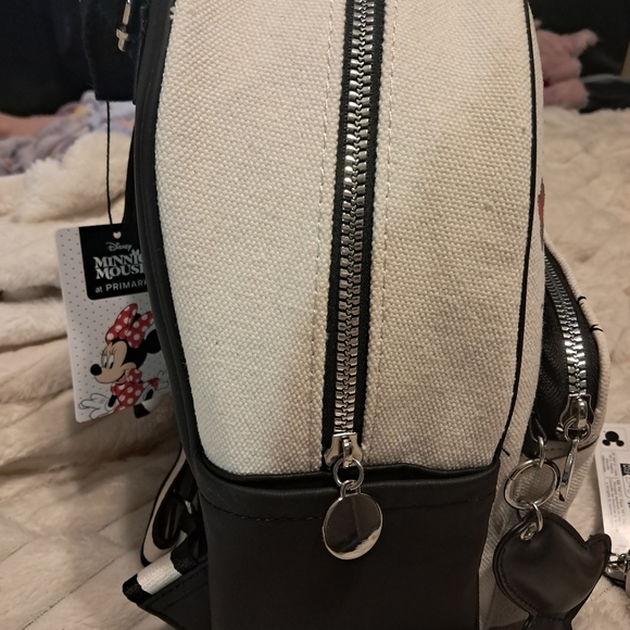 Primark Disney Minnie Mouse Kids Backpack With FREE Monogramed Wallet - Picture 6 of 8